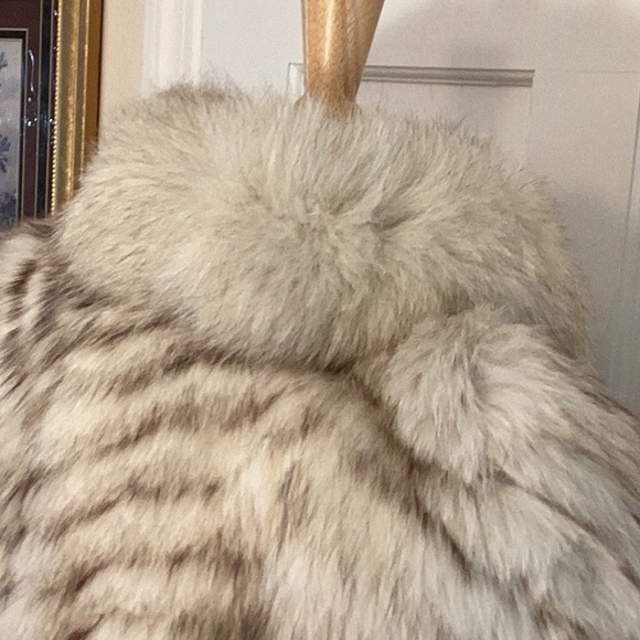 Genuine Fox Fur Jacket. Size Small. Vintage preloved. - Picture 7 of 16